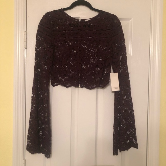NEW WOMENS TOBI WINE COLORED BELL SLEEVE CROPPED BLOUSE  SIZE LARGE - Picture 6 of 8